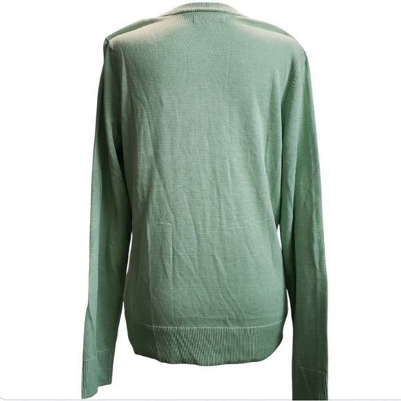 Amazon Essentials Women's Lightweight Crewneck Cardigan Sweater, M - Picture 3 of 6